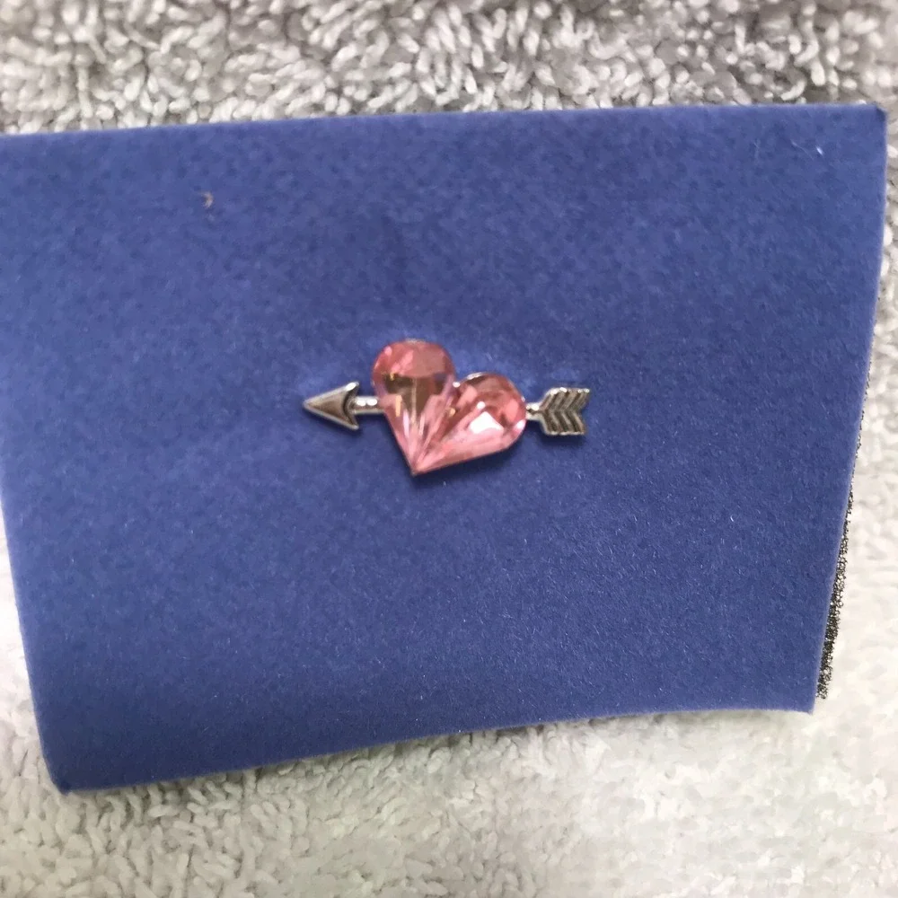 Avon Vintage 2004 Heart‎ Tac Pin - Light Rose
